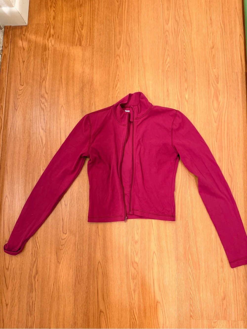 ARITZIA TNA Women’s Magenta Full-Zip Active Jacket
